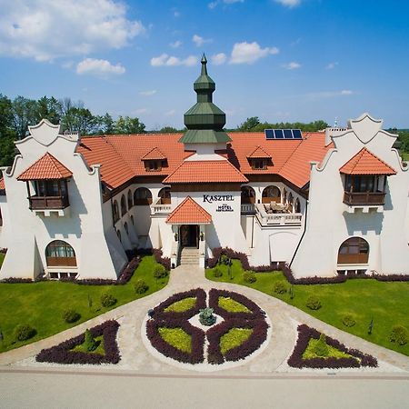 Hotel Kasztel Rzezawa Bagian luar foto