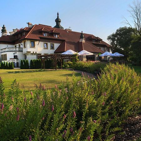 Hotel Kasztel Rzezawa Bagian luar foto