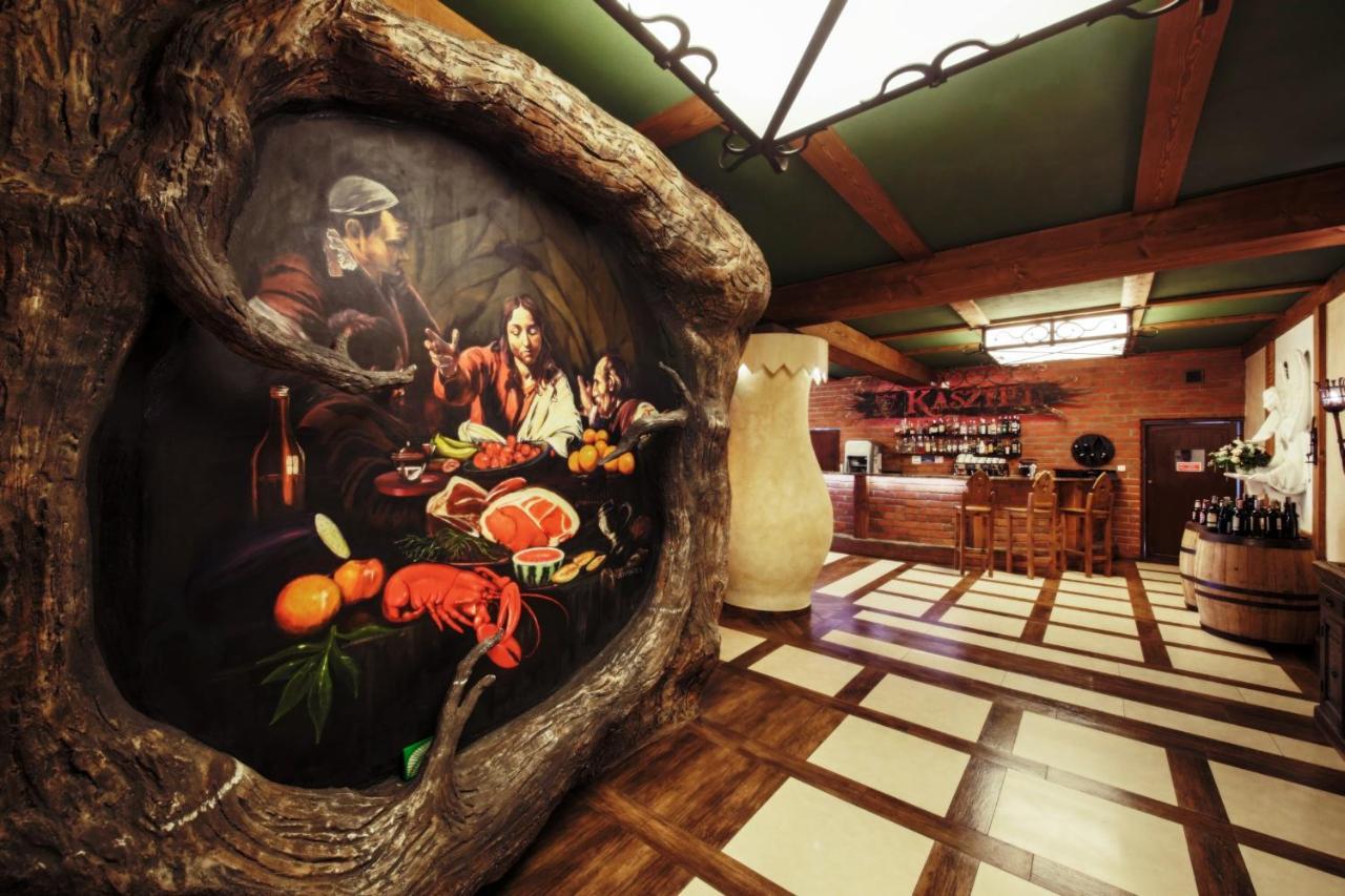 Hotel Kasztel Rzezawa Bagian luar foto